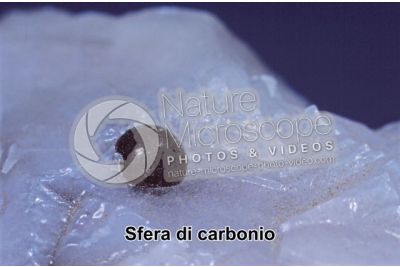 Sfera di carbonio. Dossena. Lombardia. Italia
